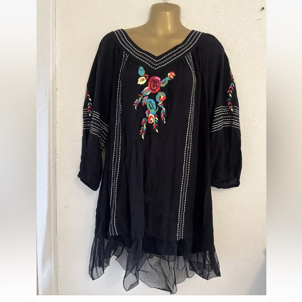 Krista Lee Womens Boho Tunic Top Size L Black Embroidered Asymmetric Hem